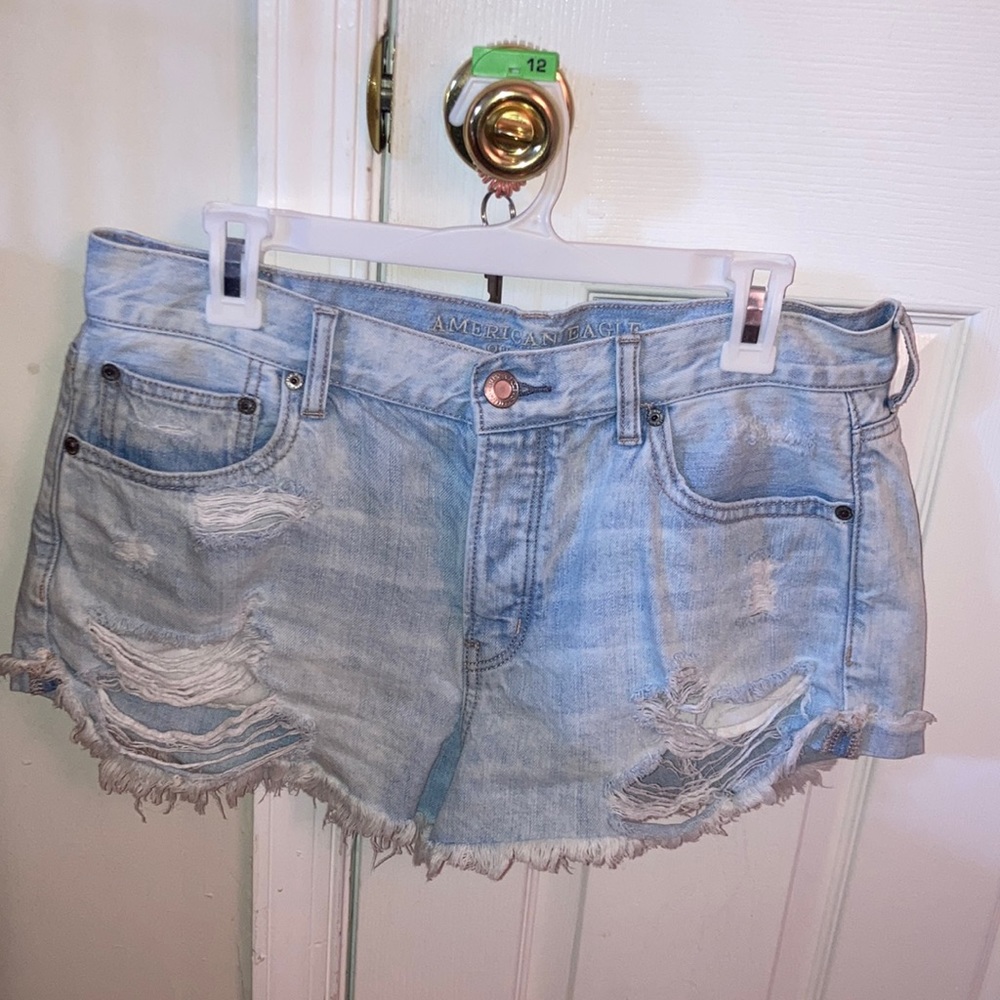 Light wash American Eagle denim shorts